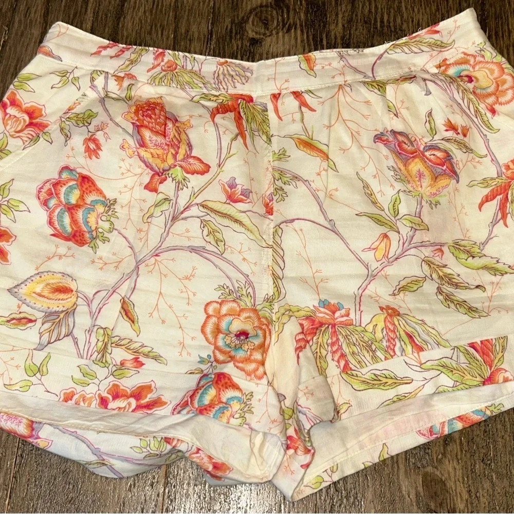 Summer Shorts Size 4 By TULLE Floral Print Colorful Front Pockets Very GUC